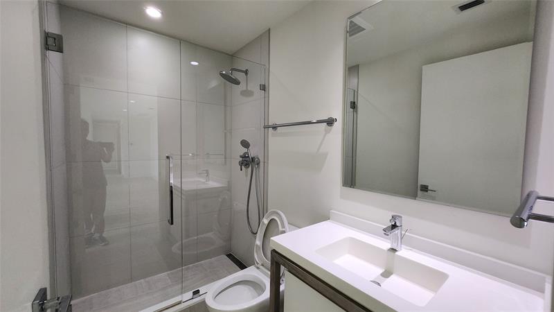 Image 7 of 8 For 2000 Metropica Way  1501