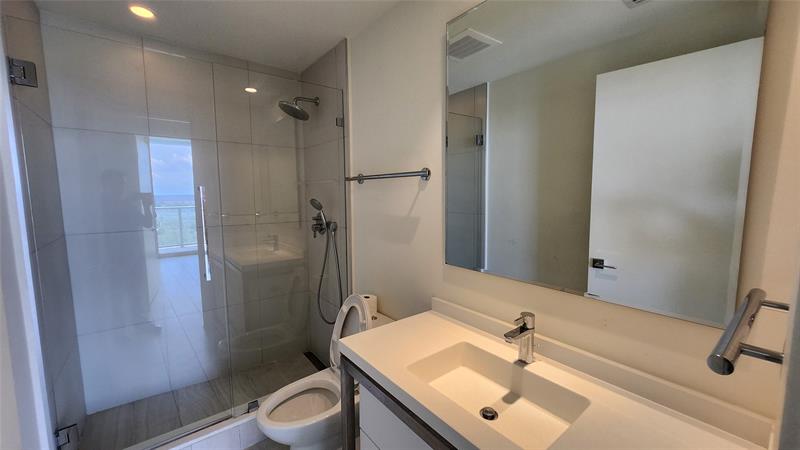 Image 8 of 8 For 2000 Metropica Way  1501