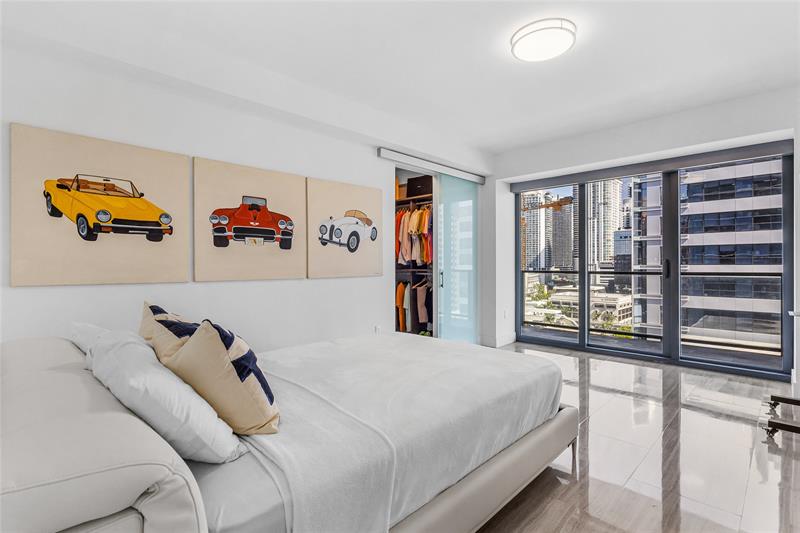 Image 19 of 49 For 1451 Brickell Ave  1201