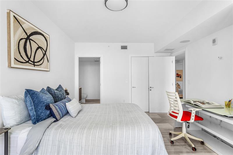 Image 28 of 49 For 1451 Brickell Ave  1201