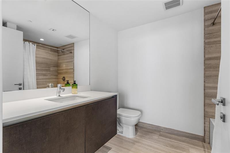 Image 30 of 49 For 1451 Brickell Ave  1201
