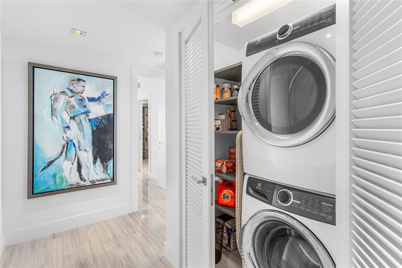 Image 38 of 49 For 1451 Brickell Ave  1201