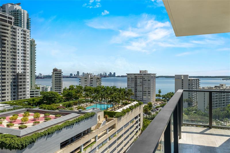 Image 4 of 49 For 1451 Brickell Ave  1201