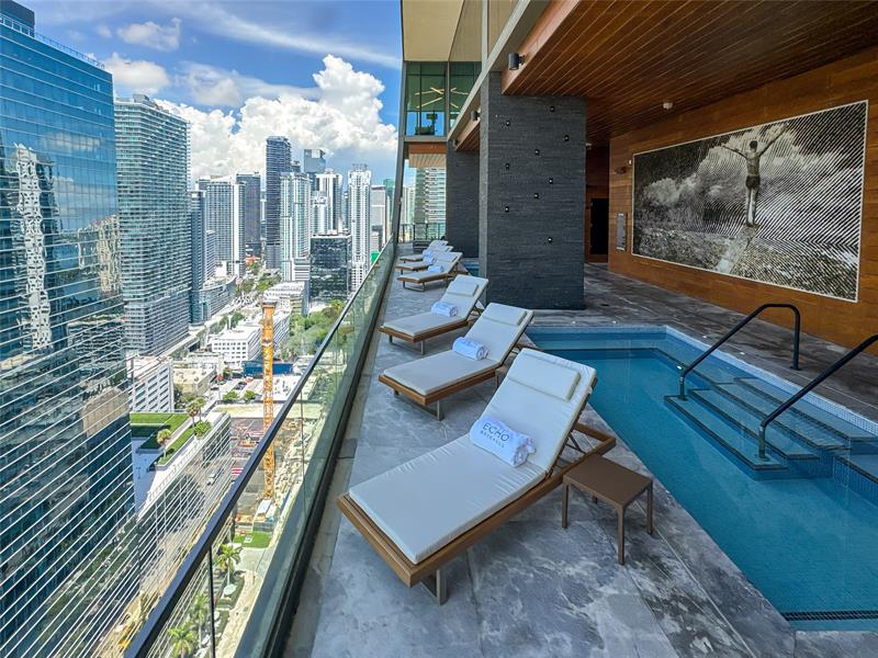 Image 42 of 49 For 1451 Brickell Ave  1201