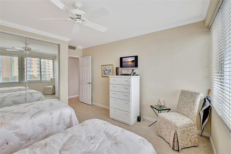 Image 14 of 29 For 3233 34th St  505