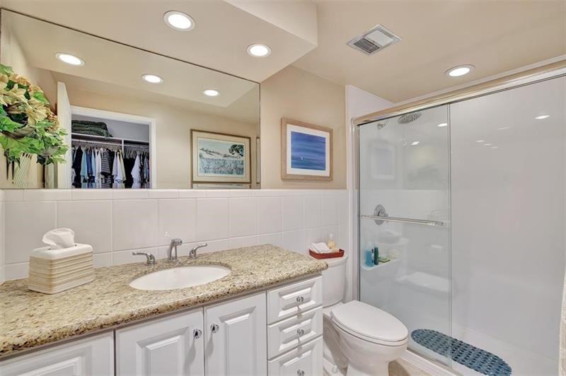 Image 15 of 29 For 3233 34th St  505