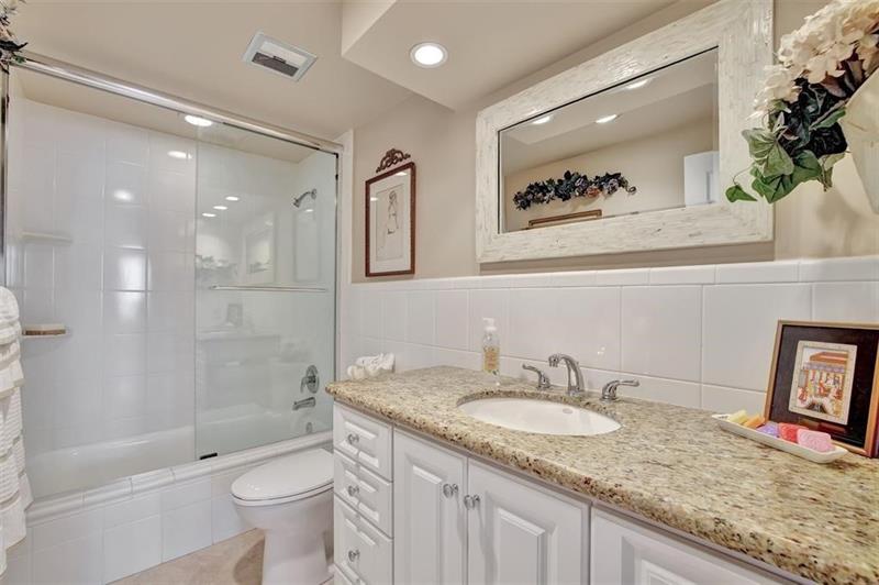Image 18 of 29 For 3233 34th St  505