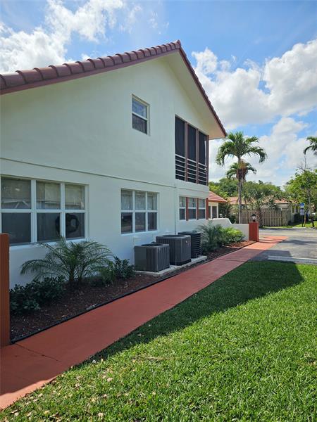 Image 10 of 31 For 3200 Coral Springs Dr  109