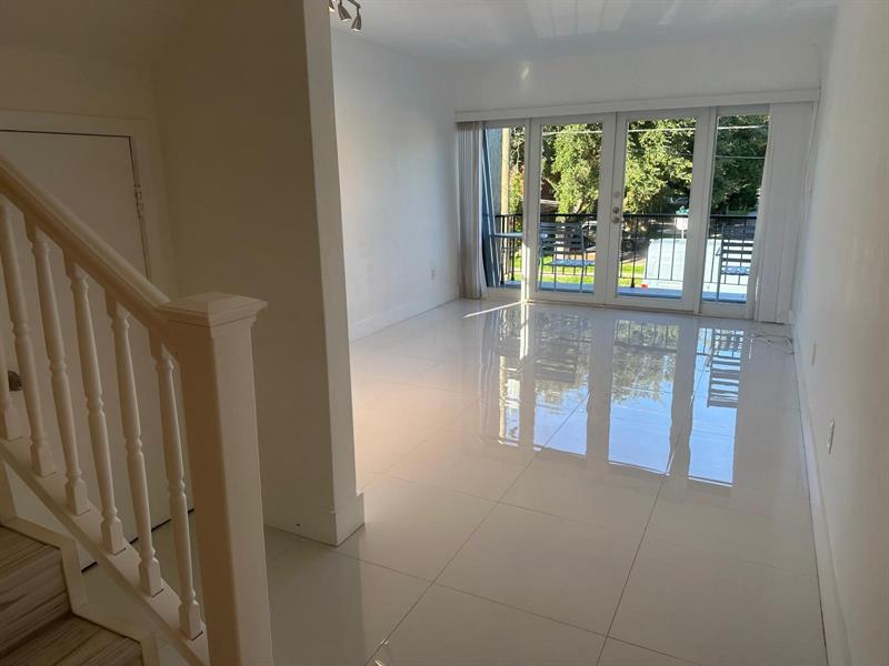 Image 17 of 30 For 1005 15th Ave  4