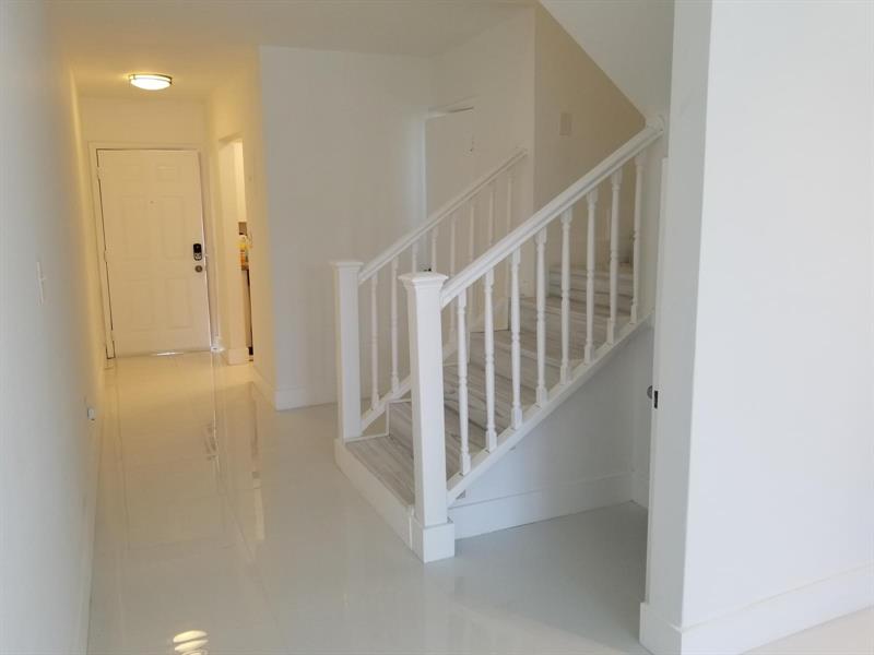 Image 18 of 30 For 1005 15th Ave  4