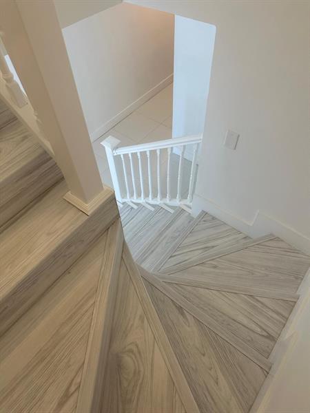 Image 20 of 30 For 1005 15th Ave  4