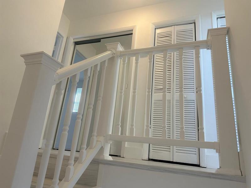 Image 22 of 30 For 1005 15th Ave  4