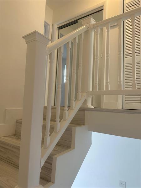 Image 23 of 30 For 1005 15th Ave  4