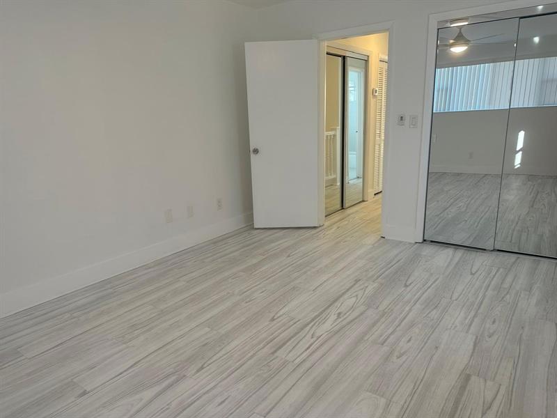 Image 26 of 30 For 1005 15th Ave  4