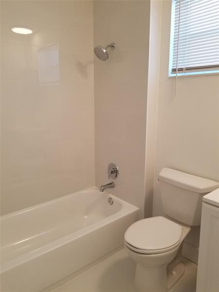 Image 28 of 30 For 1005 15th Ave  4