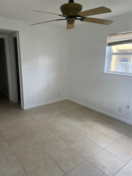 Image 10 of 16 For 2457 56th Ave  4-201