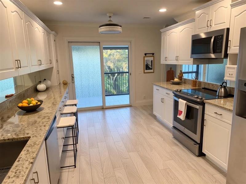 Image 10 of 26 For 2920 Florida Blvd  215
