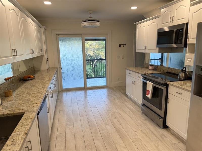 Image 11 of 26 For 2920 Florida Blvd  215