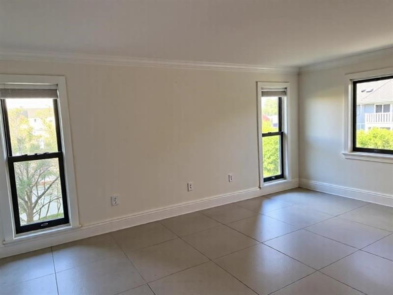 Image 23 of 26 For 2920 Florida Blvd  215
