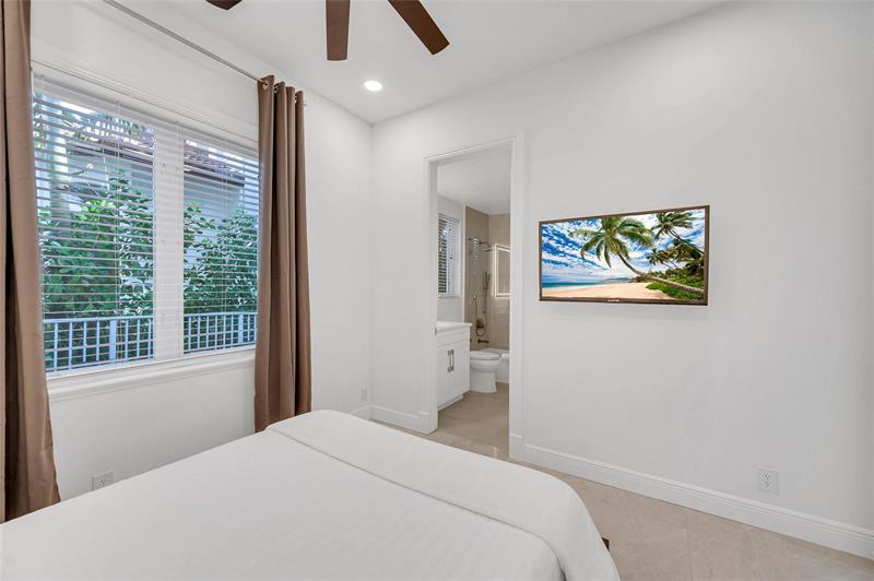 Image 48 of 70 For 30 Fiesta Way