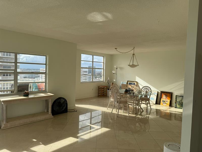 Image 2 of 17 For 1980 Ocean Dr  20q