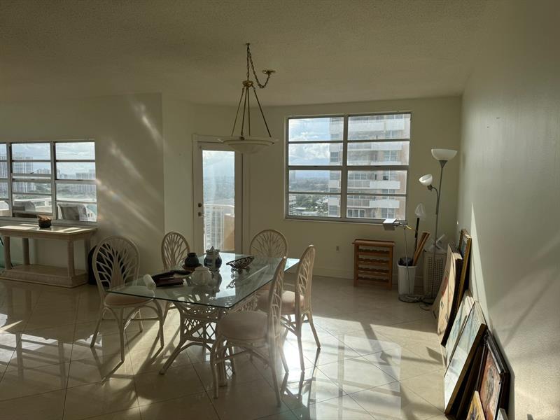 Image 5 of 17 For 1980 Ocean Dr  20q