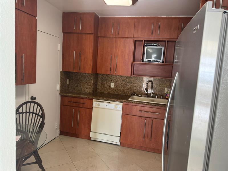 Image 6 of 17 For 1980 Ocean Dr  20q