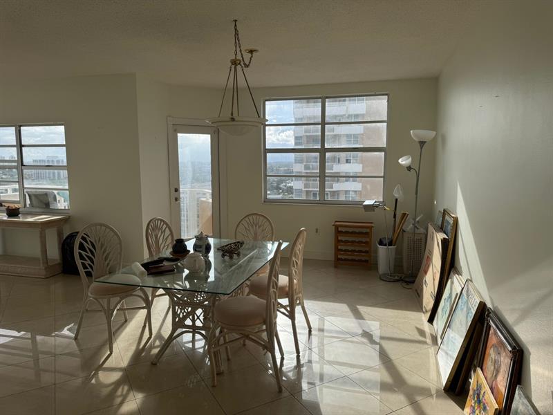 Image 8 of 17 For 1980 Ocean Dr  20q