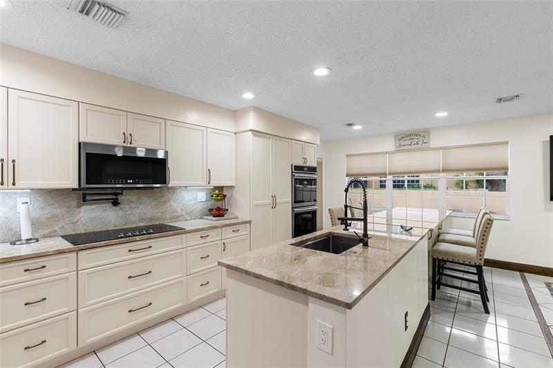 Details for 11311 Lakeview Drive  7n, Coral Springs, FL 33071
