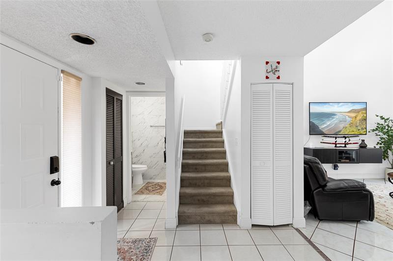 Image 11 of 49 For 11311 Lakeview Drive  7n