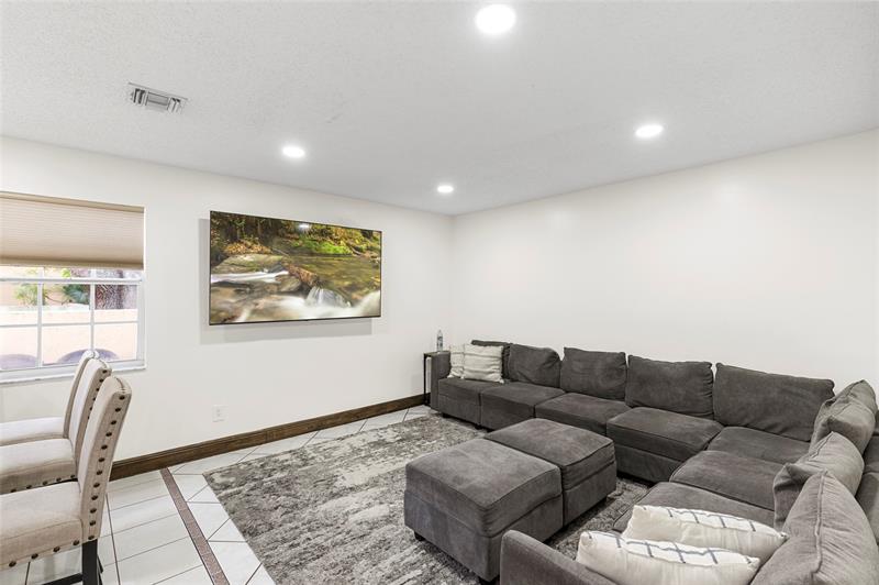 Image 13 of 49 For 11311 Lakeview Drive  7n