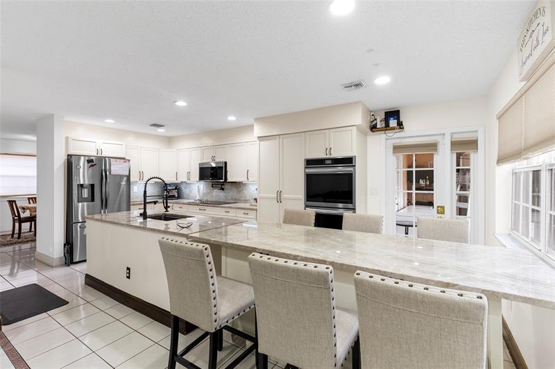 Image 14 of 49 For 11311 Lakeview Drive  7n