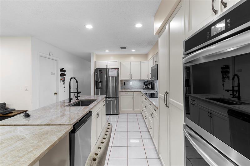 Image 15 of 49 For 11311 Lakeview Drive  7n