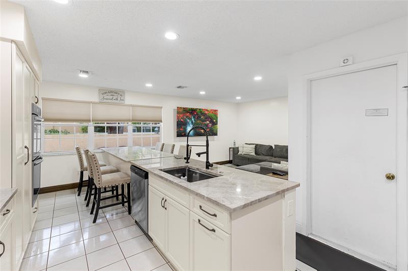 Image 16 of 49 For 11311 Lakeview Drive  7n