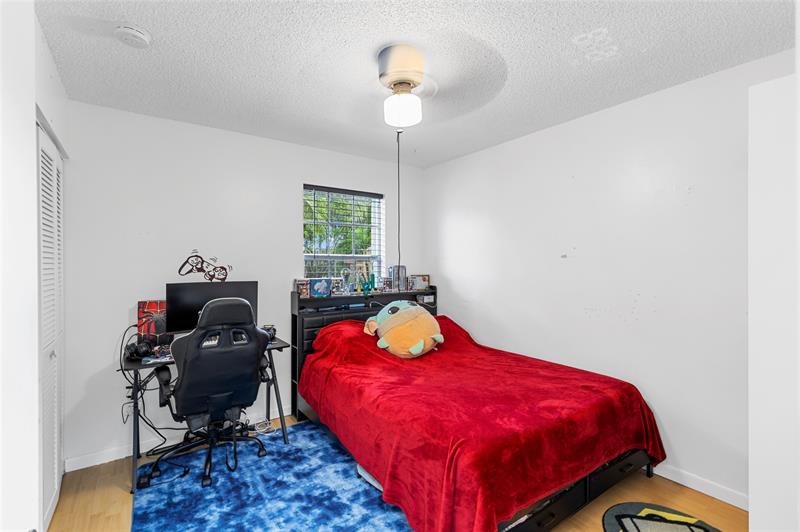 Image 21 of 49 For 11311 Lakeview Drive  7n
