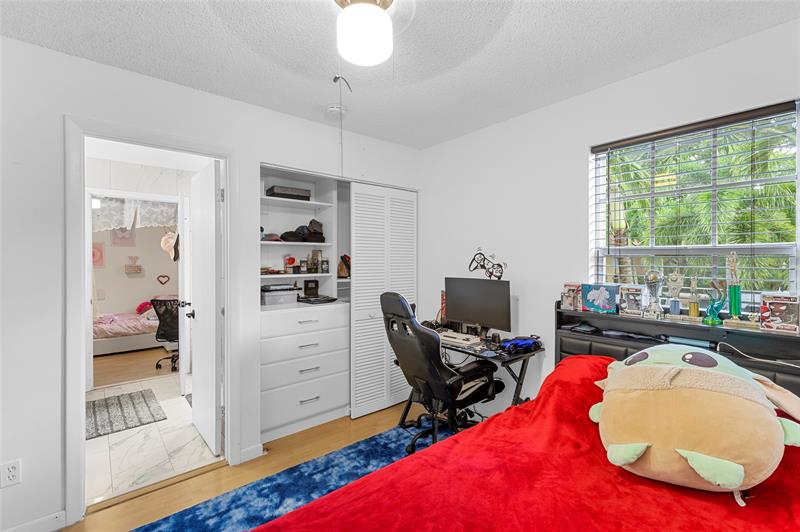Image 22 of 49 For 11311 Lakeview Drive  7n