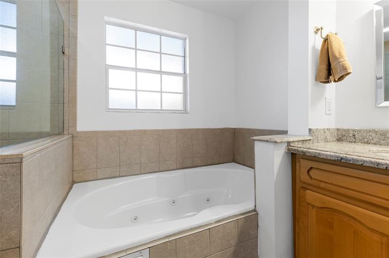 Image 34 of 49 For 11311 Lakeview Drive  7n