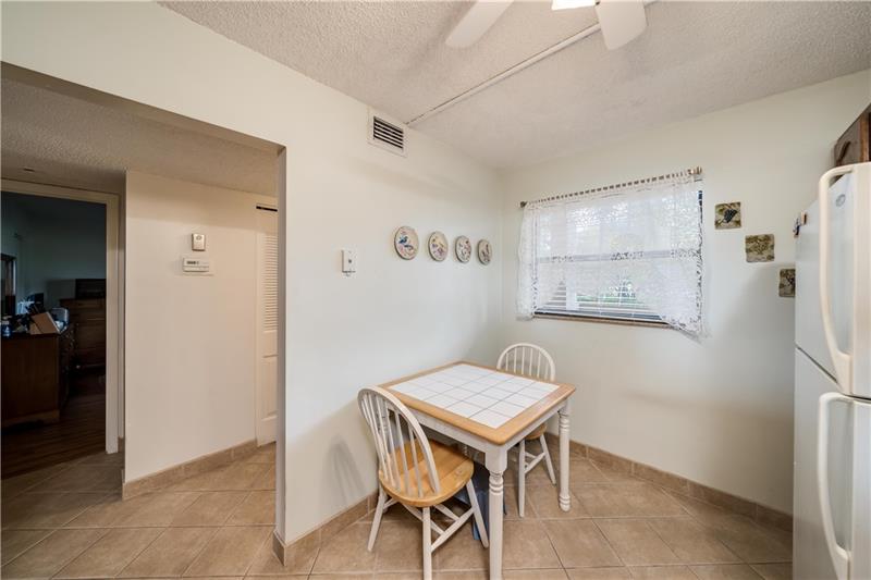 Image 10 of 32 For 3521 Environ Blvd  209