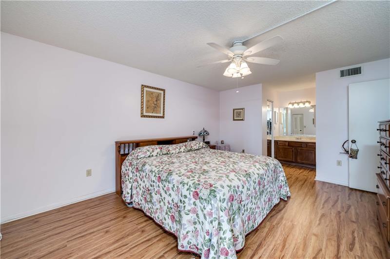 Image 12 of 32 For 3521 Environ Blvd  209