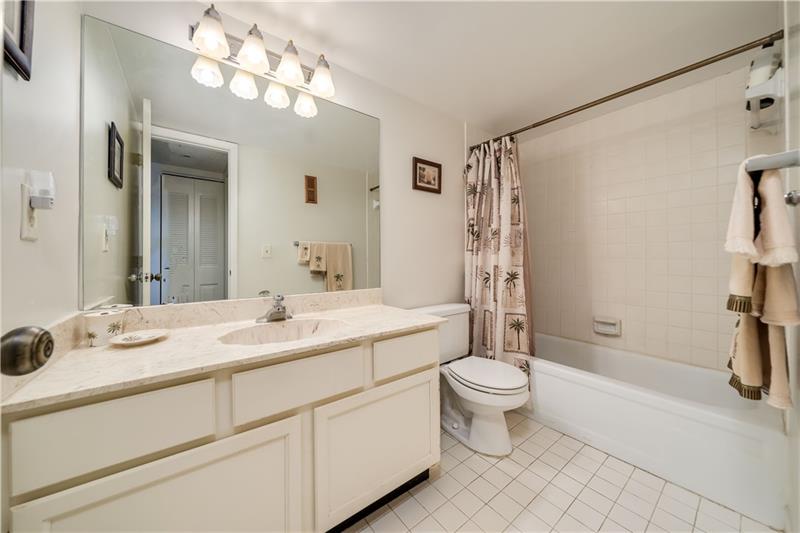 Image 18 of 32 For 3521 Environ Blvd  209