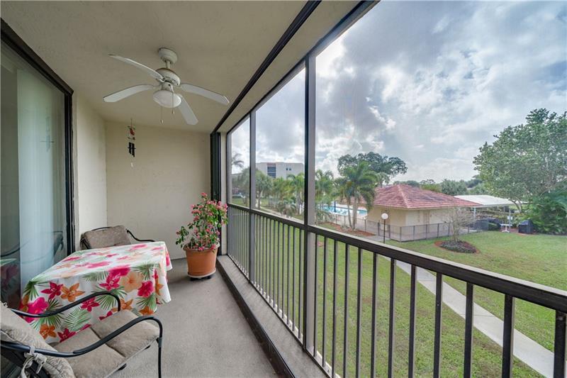 Image 21 of 32 For 3521 Environ Blvd  209