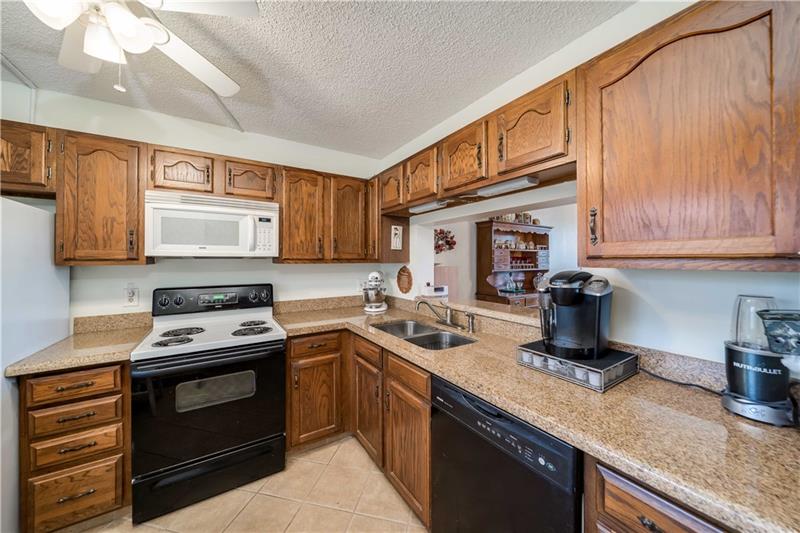 Image 7 of 32 For 3521 Environ Blvd  209