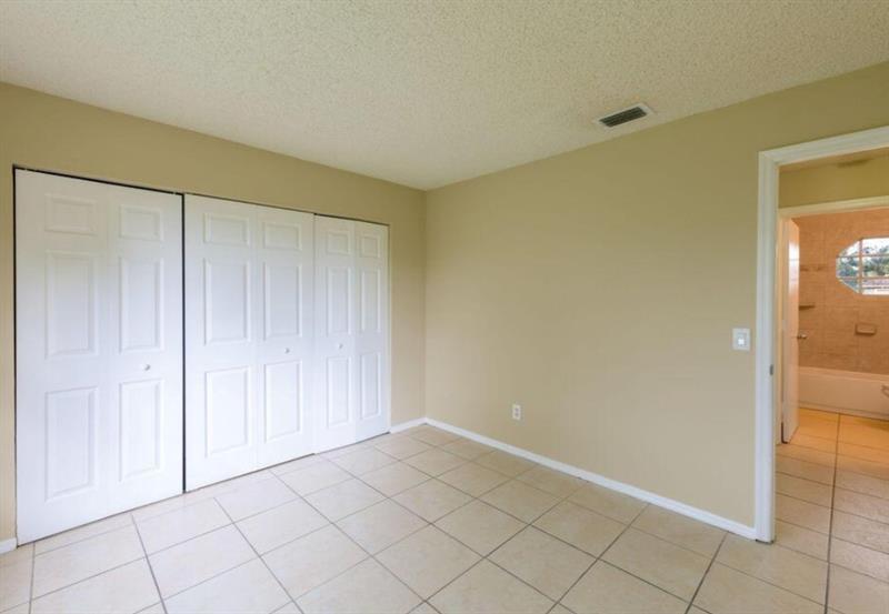 Image 15 of 27 For 5900 17th Pl  103