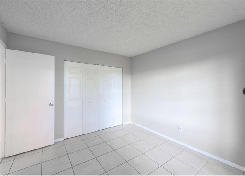 Image 16 of 27 For 5900 17th Pl  103