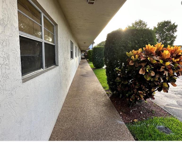 Image 7 of 27 For 5900 17th Pl  103