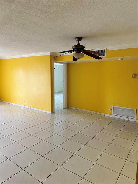 Image 9 of 27 For 5900 17th Pl  103