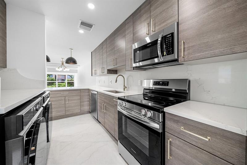 Image 6 of 26 For 1541 20th Avenue  101
