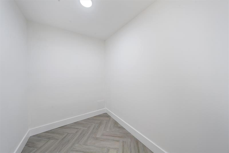 Image 11 of 29 For 1578 Ocean Lane  115