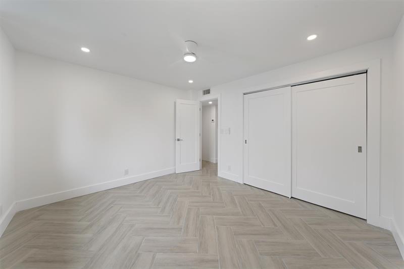 Image 17 of 29 For 1578 Ocean Lane  115