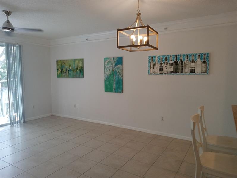 Image 10 of 47 For 2018 Alta Meadows Ln  407